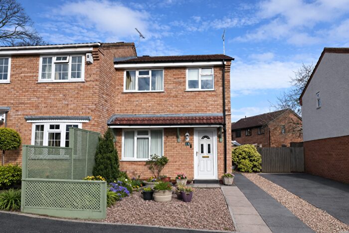 3 Bedroom Semi Detached House For Sale In Chelsea Close, Glen Parva, Leicester, LE2