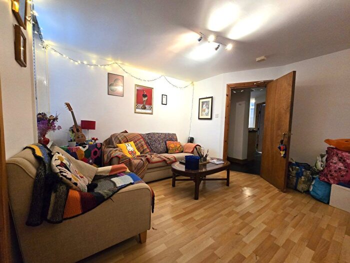 2 Bedroom Flat To Rent In Warton Terrace, Newcastle Upon Tyne, NE6