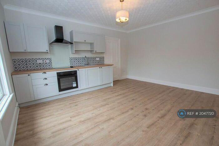 2 Bedroom Flat To Rent In Ashburnham Road, Bedford, MK40