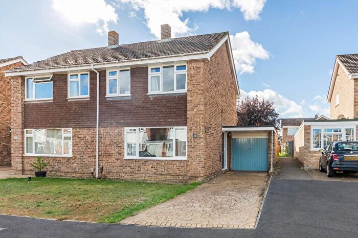 3 Bedroom Semi-Detached House For Sale In Glyme Close, Abingdon, OX14