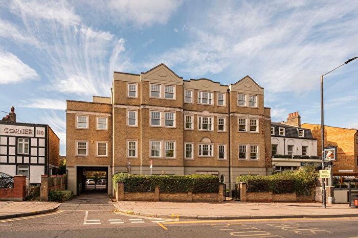 2 Bedroom Flat For Sale In Clapham Park Road, Clapham Park, London, SW4