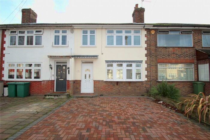 3 Bedroom Terraced House To Rent In Woodcote Avenue, Hornchurch, RM12