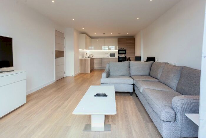 2 Bedroom Flat To Rent In Whiting Way, London, SE16