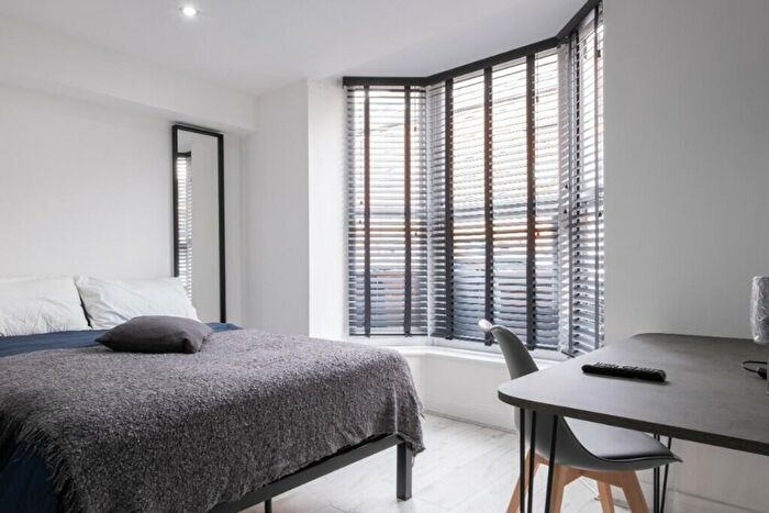 6 Bedroom House To Rent In Vernon Street, Lincoln, LN5