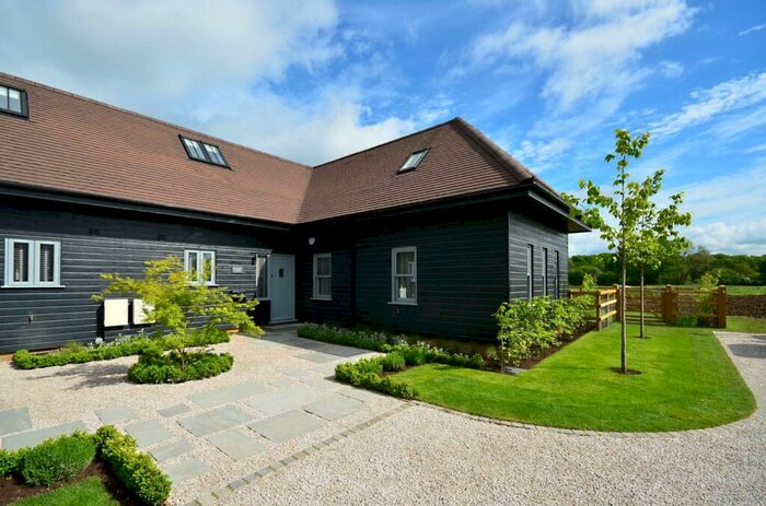 4 Bedroom Semi-Detached House To Rent In Brook Farm, Worplesdon, Guildford, GU3