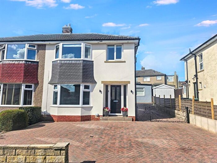 3 Bedroom Semi-Detached House For Sale In Longbottom Avenue, Silsden, Keighley, BD20