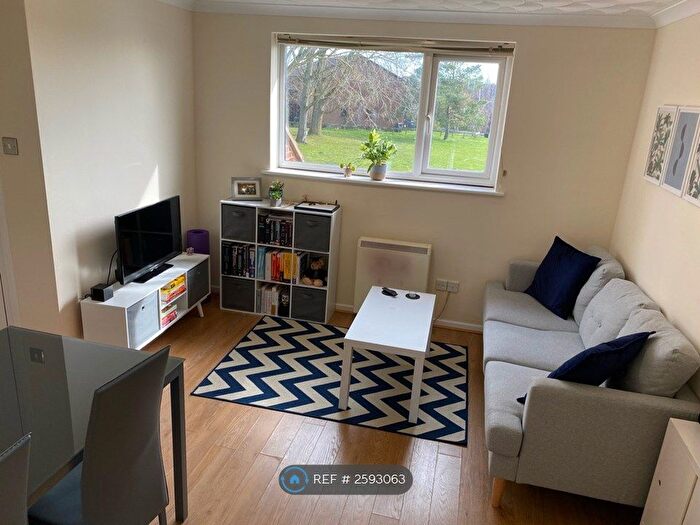 1 Bedroom Flat To Rent In Hadland Road, Abingdon, OX14