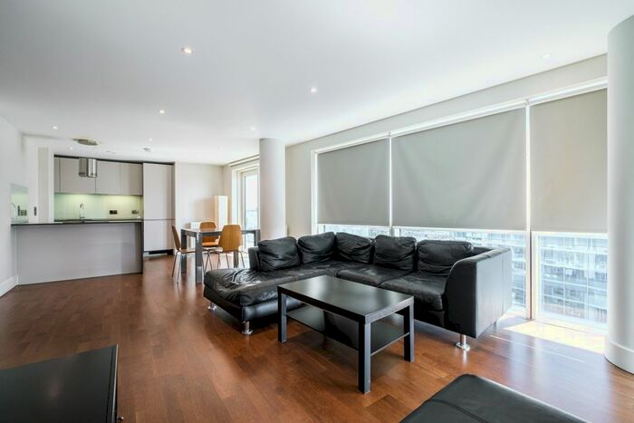 2 Bedroom Flat To Rent In Whitechapel High Street, London, E1