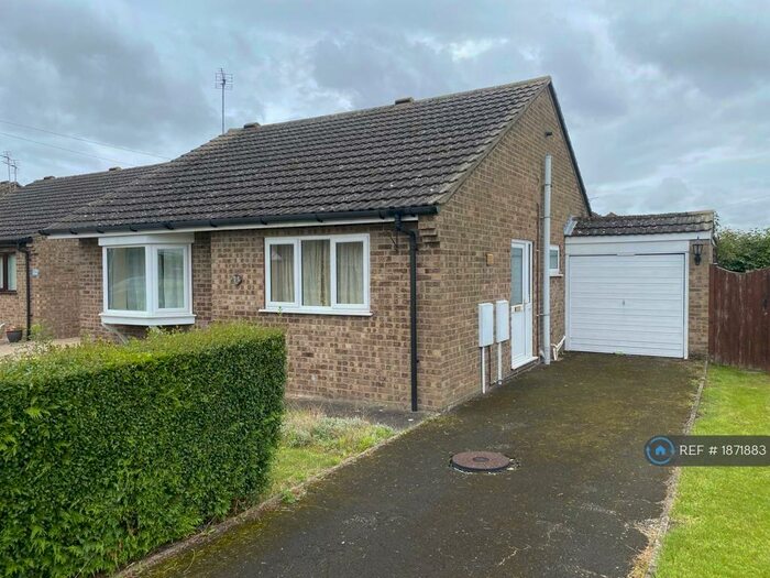 2 Bedroom Bungalow To Rent In St Mary&#S Avenue, Welton, LN2