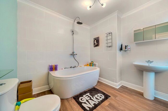 3 Bedroom Terraced House For Sale In Kent Road, Old Town, Swindon, Wiltshire, SN1