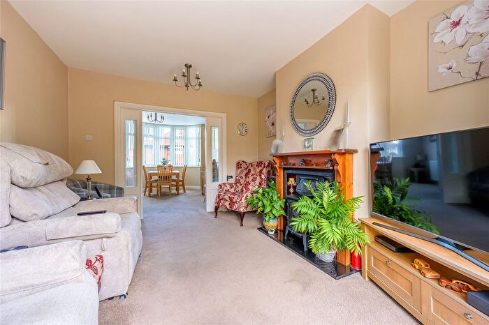3 Bedroom Semi-detached House For Sale In Lytton Avenue, Penn, Wolverhampton, West Midlands, WV4