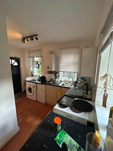 2 Bedroom Flat To Rent In Everett Road, Withington, M20
