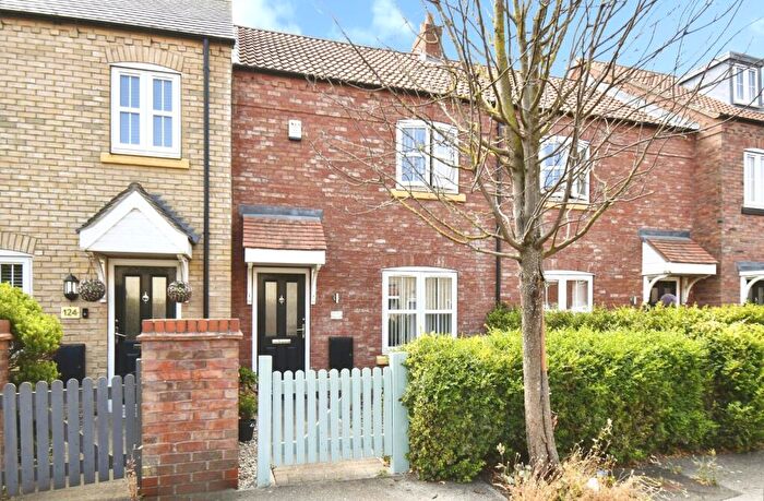 2 Bedroom Terraced House For Sale In Shinewater Park, Kingswood, Hull, HU7