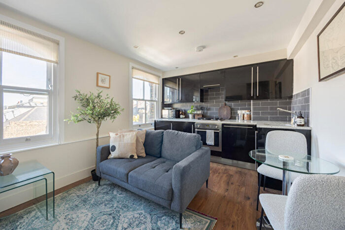 1 Bedroom Apartment To Rent In Puma Court, London, E1