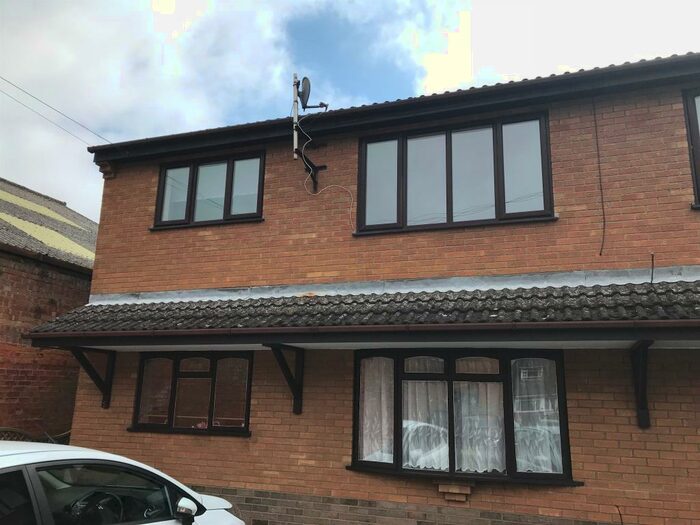 2 Bedroom Flat To Rent In Park Avenue, Skegness, Lincs, PE25