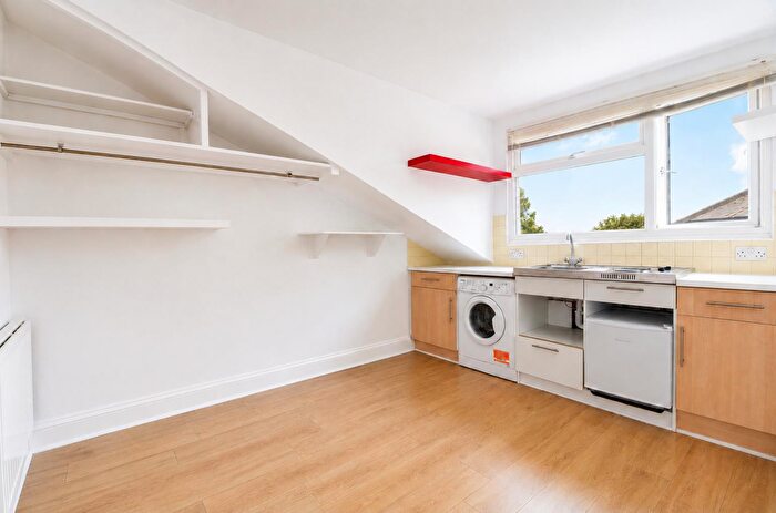 Studio To Rent In Upper Richmond Road West, East Sheen, SW14