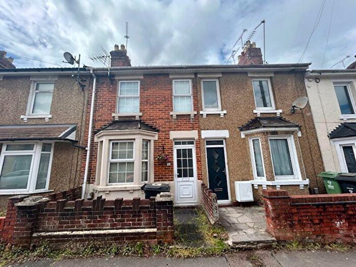3 Bedroom Terraced House To Rent In Bedroom House To Rent, Guppy Street, Rodbourne, SN2
