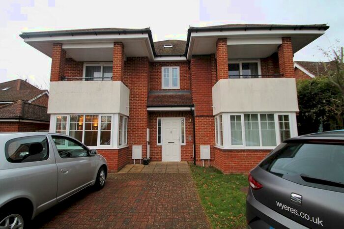 2 Bedroom Flat To Rent In Hamilton Road, High Wycombe, HP13