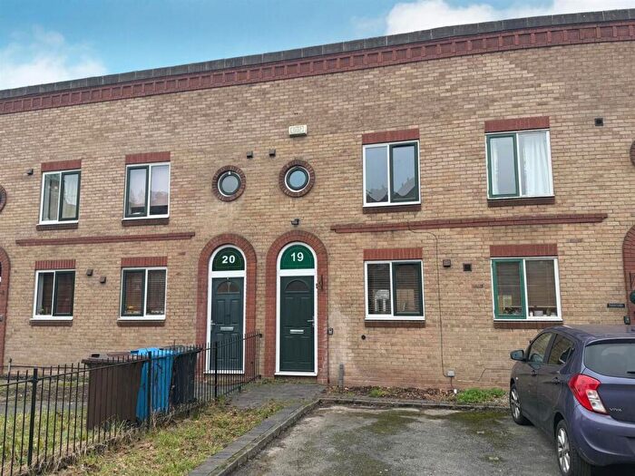 2 Bedroom Terraced House For Sale In Wellington Crescent, Derby, DE1