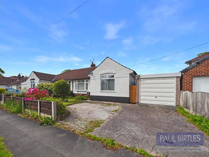3 Bedroom Semi-Detached Bungalow For Sale In Porlock Road, Flixton, Trafford, M41