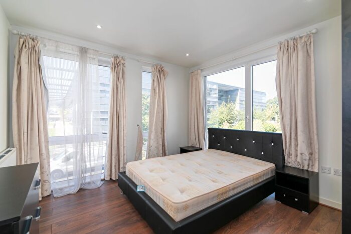 2 Bedroom Flat To Rent In Hayling Way, Edgeware, HA8