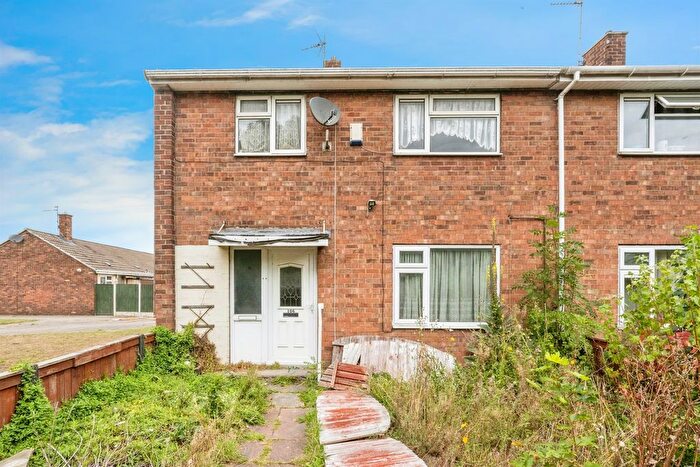 3 Bedroom End Of Terrace House For Sale In New Park Estate, Stainforth, Doncaster, DN7