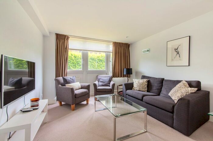 3 Bedroom Flat To Rent In Ladbroke Road, London, W11