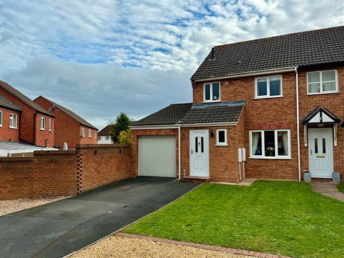 3 Bedroom End Terrace House For Sale In Grantham Close, Belmont, HR2