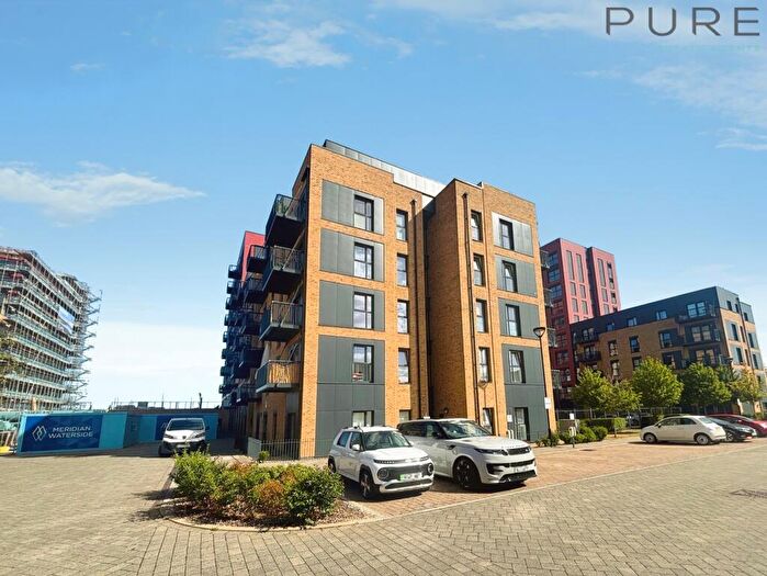 2 Bedroom Apartment For Sale In Granada House, Meridian Way, Southampton, SO14