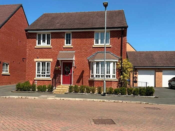 4 Bedroom Detached House For Sale In Blacksmith Way, Woodford Halse, Northamptonshire, NN11