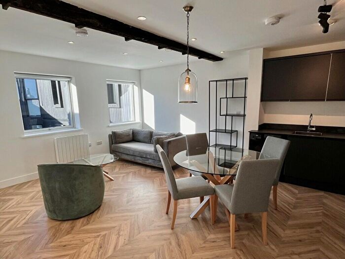 2 Bedroom Apartment To Rent In Lamberts House Apartments, Leeds, LS1