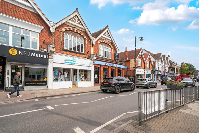 2 Bedroom Flat To Rent In High Street, Cobham, KT11