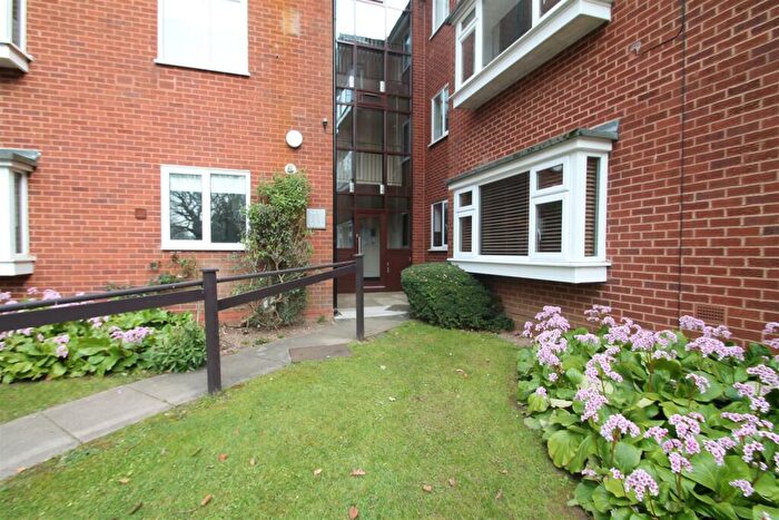 2 Bedroom Flat To Rent In Court Oak Road, Harborne, Birmingham, B17