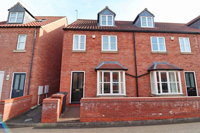 3 Bedroom End Of Terrace House For Sale In Francis Street, Lincoln, LN1