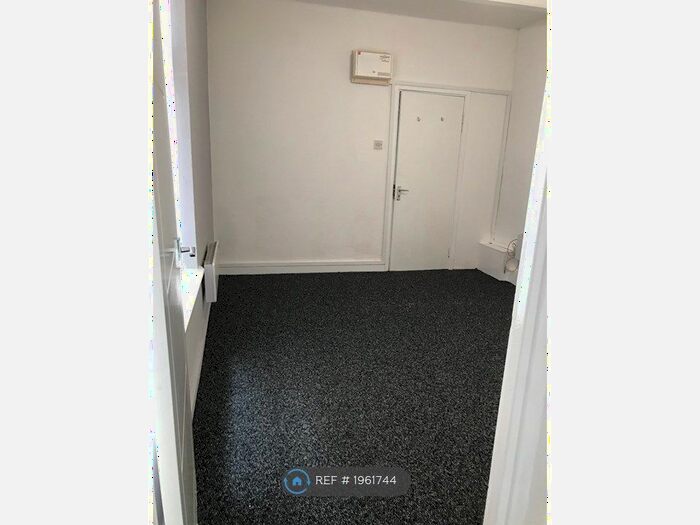 1 Bedroom Property To Rent In Mossley Road, AshtonUnderLyne, OL6