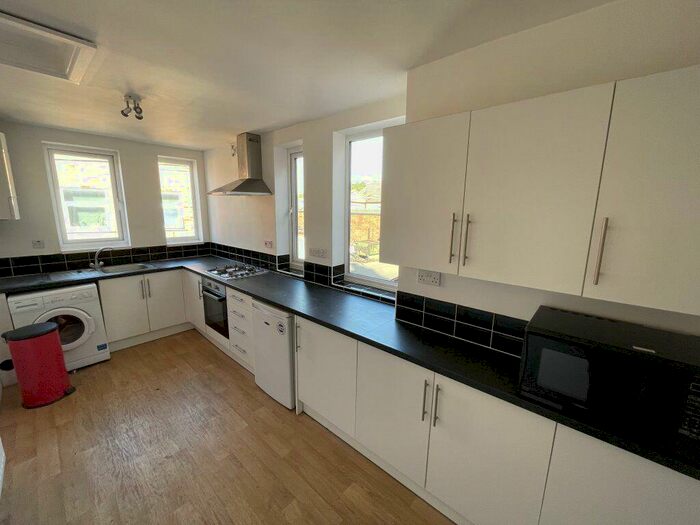 5 Bedroom Apartment To Rent In Braunstone Gate, Leicester, LE3
