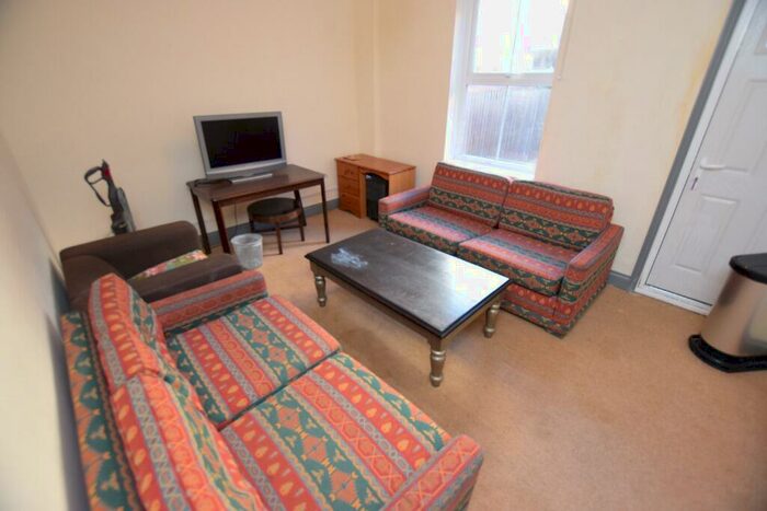 1 Bedroom Terraced House To Rent In Talbot Road, Northampton, NN1
