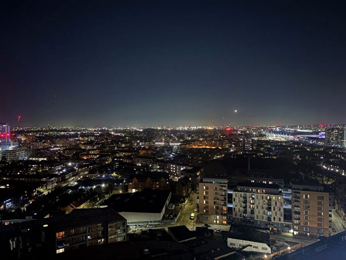 1 Bedroom Flat For Sale In Falconbrook Gardens, Silvertown Way, London, E16