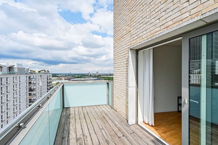 2 Bedroom Flat To Rent In Early Rivers, Stratford, London, E20