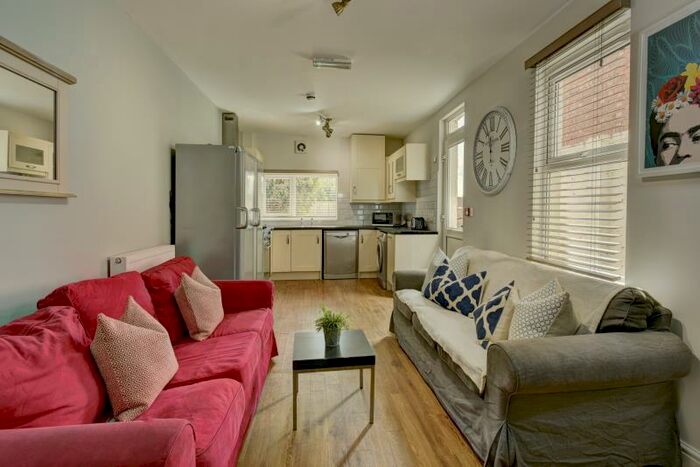 6 Bedroom Terraced House To Rent In Park Road, Exeter, EX1