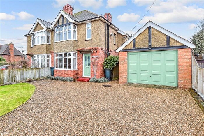 4 Bedroom Semi Detached House For Sale In Ulcombe Road, Headcorn, Ashford, Kent, TN27