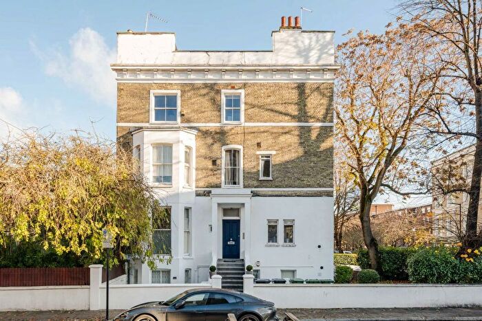 2 Bedroom Flat To Rent In Westbourne Park Road, London, W11