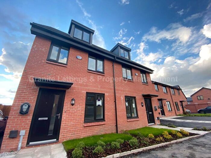 3 Bedroom Semi-Detached House To Rent In Preserve Avenue, Droylsden, Manchester, M43