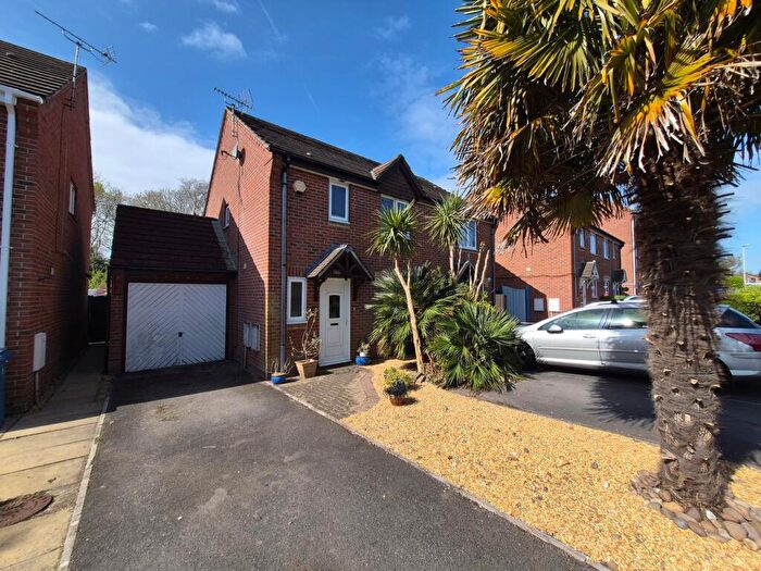 3 Bedroom Semi Detached House For Sale In David Way, Hamworthy, Poole, BH15