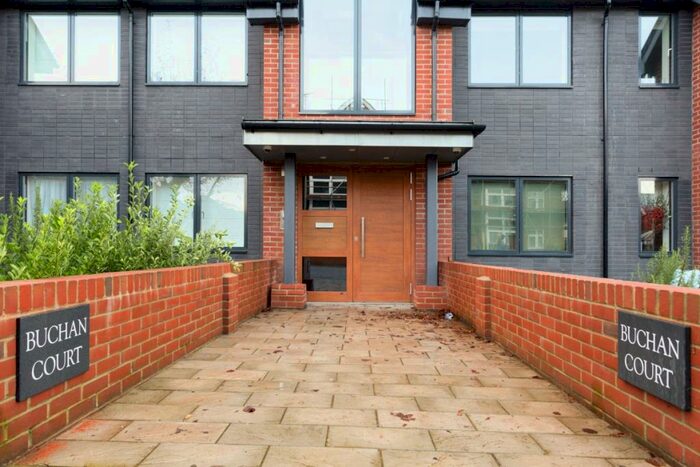 2 Bedroom Flat To Rent In Brighton Road Horsham, RH13