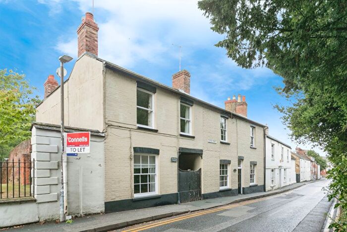 3 Bedroom Terraced House For Sale In Hunter Street, Buckingham, MK18