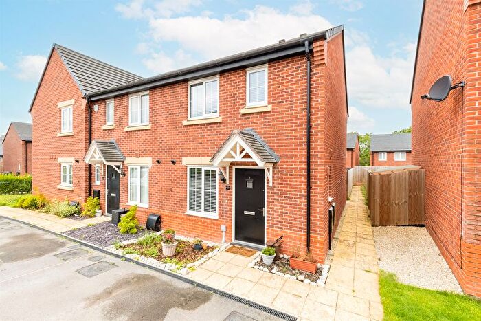 3 Bedroom End Of Terrace House For Sale In Tighe Avenue, Winsford, CW7