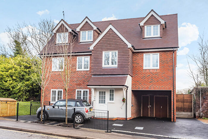 2 Bedroom Apartment To Rent In Finchampstead Road, Wokingham, RG40