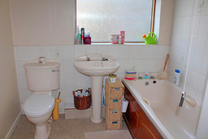 2 Bedroom Detached Bungalow For Sale In George Street, Broughton, DN20