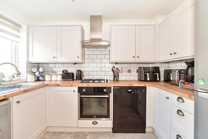 2 Bedroom Terraced House For Sale In Linnet Close, Littlehampton, West Sussex, BN17